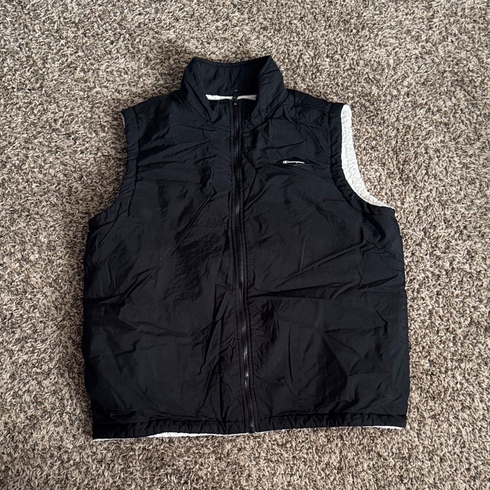 Champion Men's Black Puffer Vest